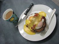Food_thread_insp_Jamon+eggs_benny+tropical_fruit_15May2013_1611.jpg