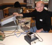 allen am messen mit square wave.jpg