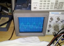 833 Amp Driver 2kHz Sine.jpg