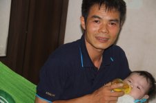 Quanghao and daughter.jpg