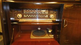 Console - Front Left.JPG