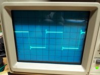 833 Amp 2kHz Square Wave.jpg
