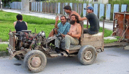 redneck-family-car.gif