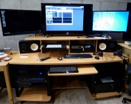 StudioDesk_x.jpg