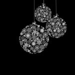 11471550-black-and-white-christmas-balls.jpg