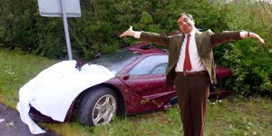 crash F1-mrbean.jpg