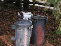 3 little 10kva 7200v pigs..jpg