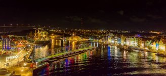 bruggen bij nacht Willemstad.jpg