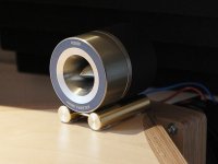 T925A+stand.jpg