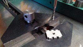 hand_tapping_machine_2.jpg