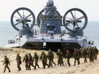 zapad-2013-russian-military-lands-on-the-shores-of-kaliningrad-73707356-e1507274135921.jpg