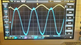 YJ_TPA3255_4ohm_7µH_1µF output filter_scope_13khz.jpg