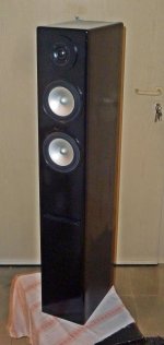 1st contact 800w 01.jpg