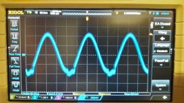 amp5_strange signal over 220mVrms_5kHz_1.jpg