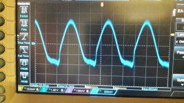 amp5_strange signal over 220mVrms_15kHz.jpg