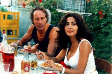 Ferie_d'agosto_(1996)_-_Piero_Natoli_e_Sabrina_Ferilli.jpg