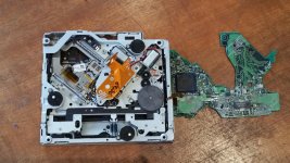 Alpine CDA-7878 disassembled 1.jpg