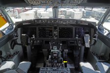 737 cockpit.jpg