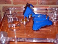 puting the oil in the bearing 02sm.jpg
