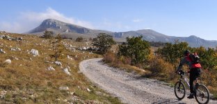 117_Zrmanja_Vrilo_Postak_Plavno_06zvpp_www20091025-1170x563.jpg