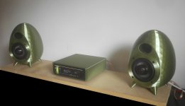 Silky_Forest_Green-Car_Radio_01.jpeg