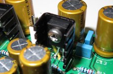 Preampli AKSA-Lender 40V crossed legs.JPG