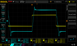 400mVrms in square 10khz_440nF_R channel_47pF feedback.png
