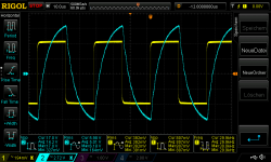 400mVrms in square 30khz_440nF_R channel_220pF feedback.png