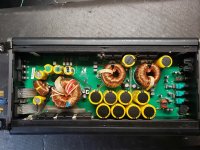 Kicker CXA1800.1 Guts.jpg