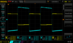 inverted amp 22V supply 8,2R_square wave 1khz 830mVrms in about 39Watt.png