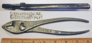 danielson_pliers_8in_combo_plain_s-6-4_f_cropped_inset2_w560_h261.jpg