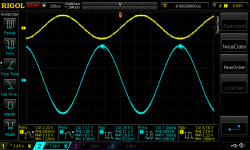 inverted amp Gain 6 22V supply 8,2Rload_2,4Vrms in 1khz oscillating.png