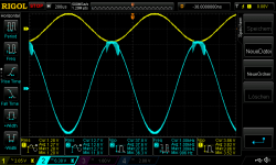 inverted amp Gain 10 22V supply 4,459Rload_1,4Vrms in 1khz oscillating + clipping.png