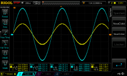 2_20V supply ampR2_no load_570mVrms input.png