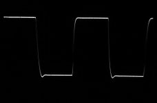 TDA2050_10x_820R_20KHz_20Vpp_4OhmSQ.jpg
