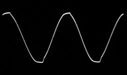TDA7293_5x_20KHz_Clip43Vpp_4Ohm_470R.jpg