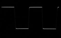 TDA7293_5x_20KHz_20Vpp_4Ohm_560RSQ.jpg