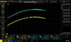 oscillating because of missing 10µF at the input.png