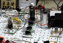 amp_1_b.jpg