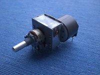 Alps-RK27112MC035-Audio-Motorpotentiometer-100KAx2-NEU.jpg