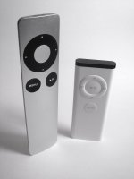 1200px-Apple_Remote_Compare_G1_with_G2_DSC08608.JPG