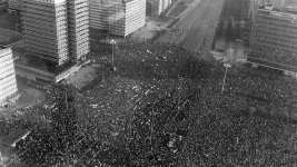 1989-11-04-500-000-menschen-auf-dem-berliner-alexanderplatz.jpg