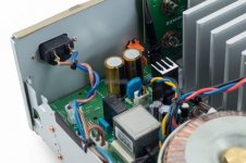 Marantz-PM8006-inside.jpg