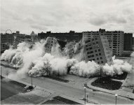 1200px-Pruitt-Igoe-collapses.jpg