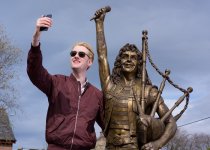 Bon-Scott-Statue.jpg