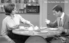 Magnavox_FM22 Dick Van Dyke Show.jpg