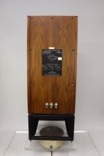 Linn Isobarik DMS first series 3x angle XLR terminal.jpg