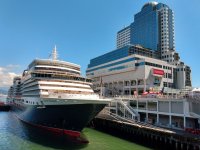 MS Queen Elizabeth at Canada Place.jpg