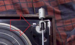 Tocadiscos-platoconbrazoychsis.jpg