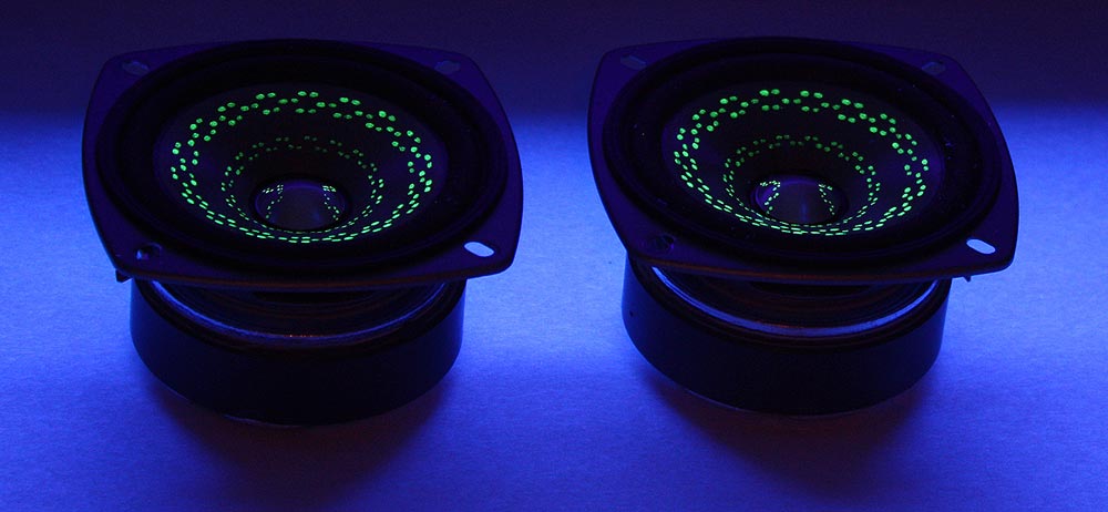glow-in-the-dark-FF85wKeN.jpg